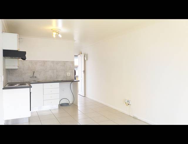 1 bed property to rent in PINELANDS